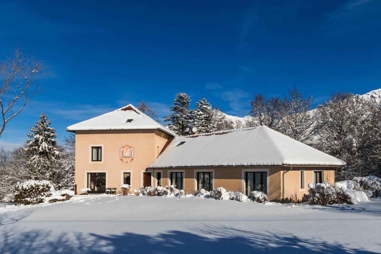 "La Combe Fleurie" Appartements & Chambres Сен-Бонне-ан-Шансор Экстерьер фото