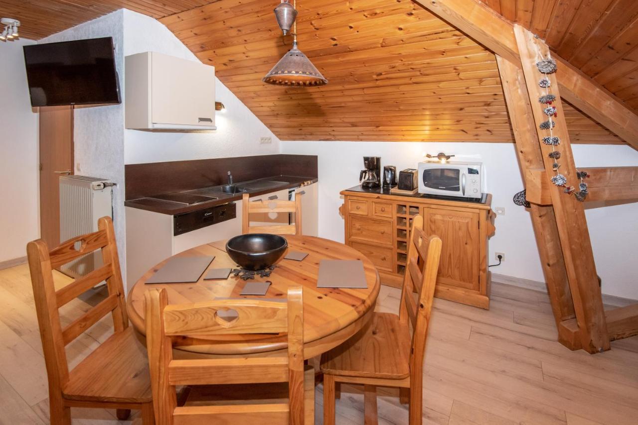 "La Combe Fleurie" Appartements & Chambres Сен-Бонне-ан-Шансор Экстерьер фото