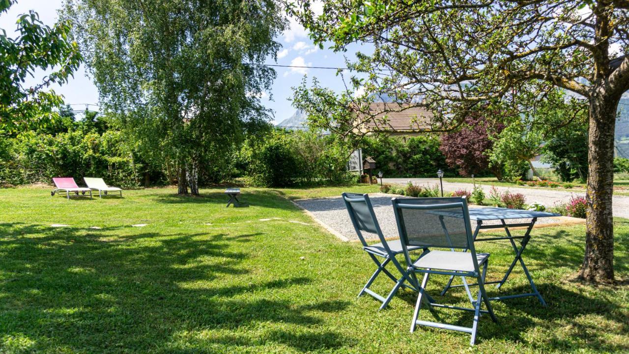 "La Combe Fleurie" Appartements & Chambres Сен-Бонне-ан-Шансор Экстерьер фото