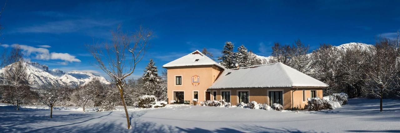 "La Combe Fleurie" Appartements & Chambres Сен-Бонне-ан-Шансор Экстерьер фото