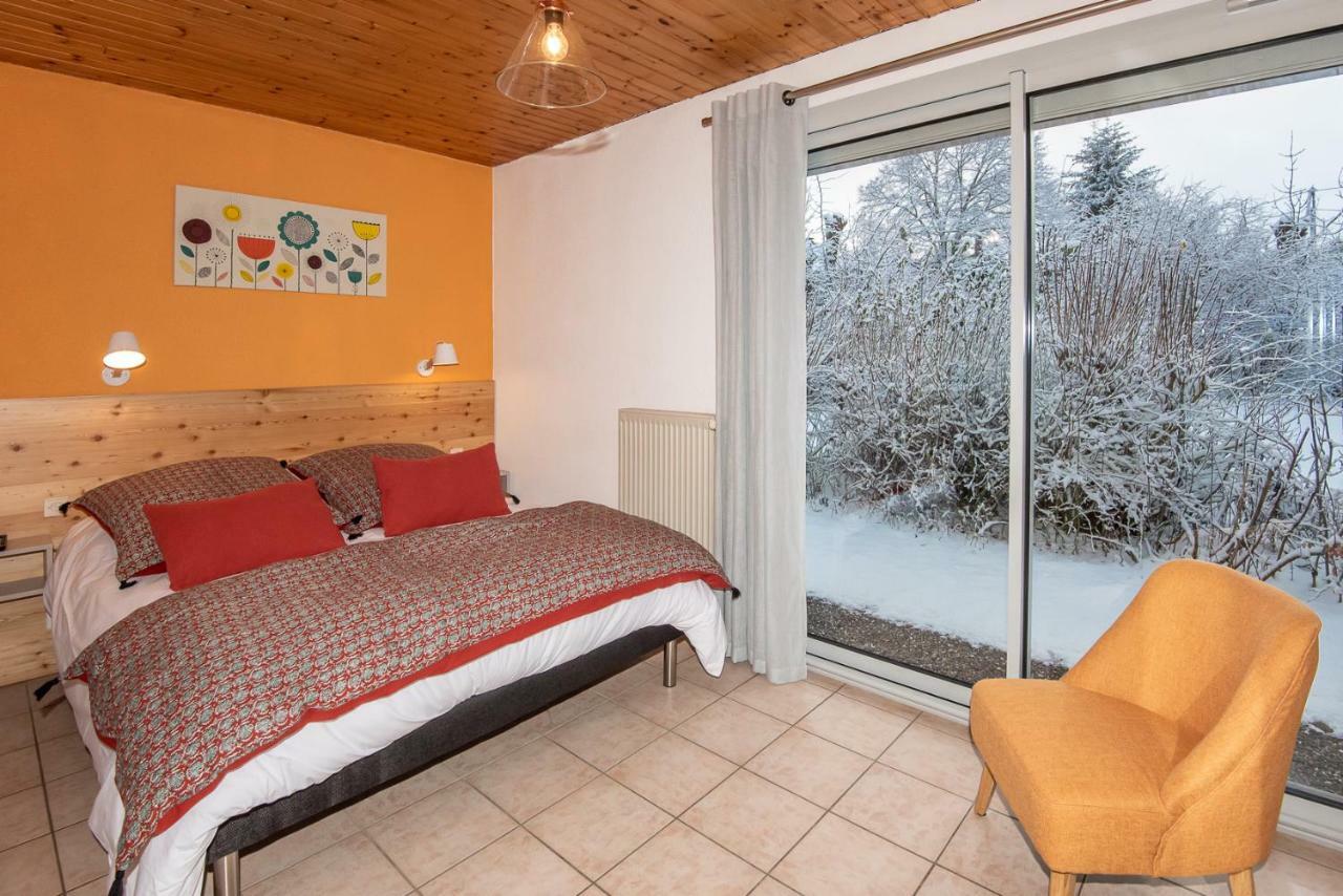 "La Combe Fleurie" Appartements & Chambres Сен-Бонне-ан-Шансор Экстерьер фото